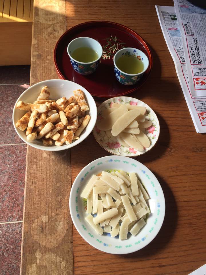 奥様自家製のお餅で作ったおかき