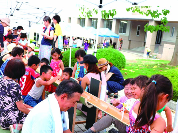 岩槻　目白大学　流しそうめんイベント